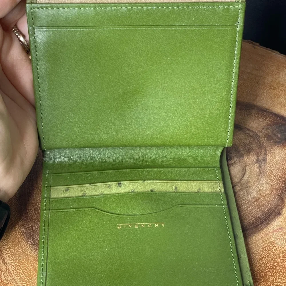Givenchy Green Leather Wallet with Kisslock - Picture 7 of 10